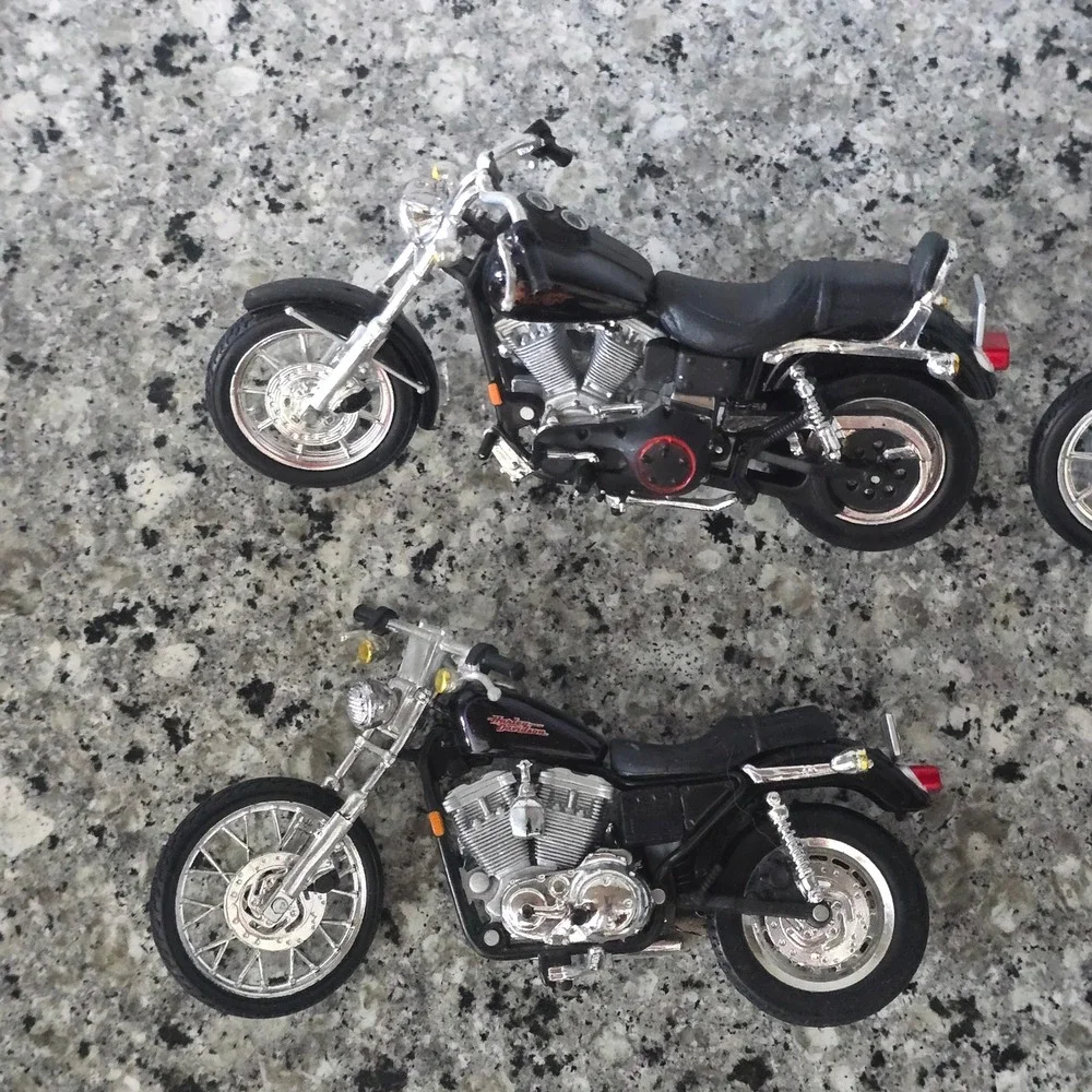 Lot of 9 Maisto Harley-Davidson 1:18 Scale Diecast Motorcycles Biker Moto